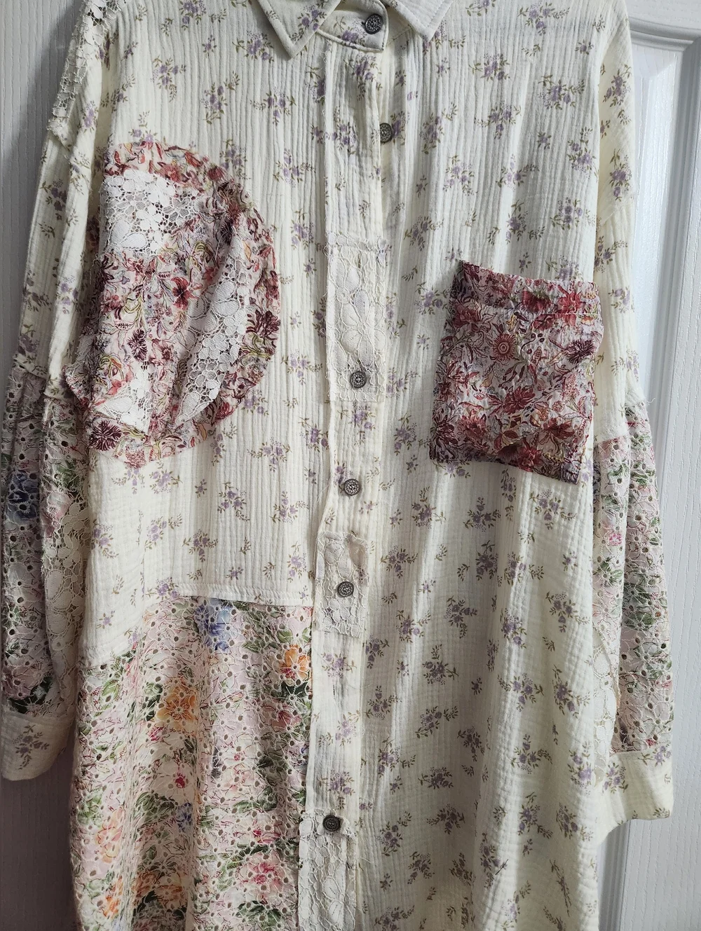 POL Floral Patchwork Double Peace Sign NEW Size M Boutique Blouse Cream w/lace - Picture 3 of 16